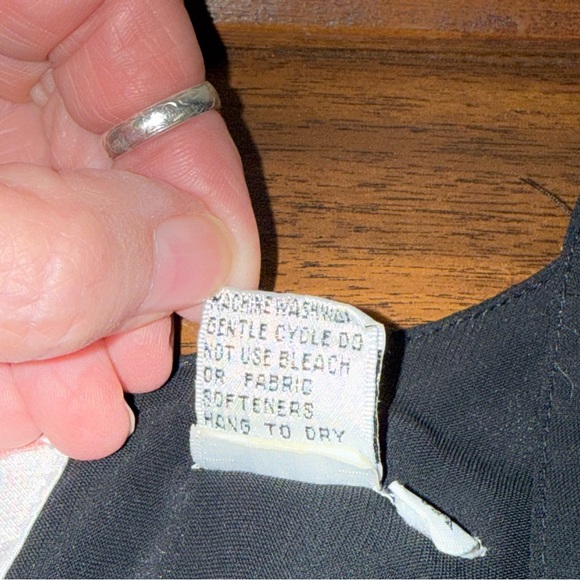 Josephine Woman Black Chiffon Sleeveless Blouse Classic Flowy Top - Picture 6 of 8